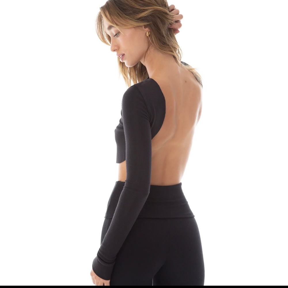 Are you Am I Quinn Top, size M in Black, amazing quality